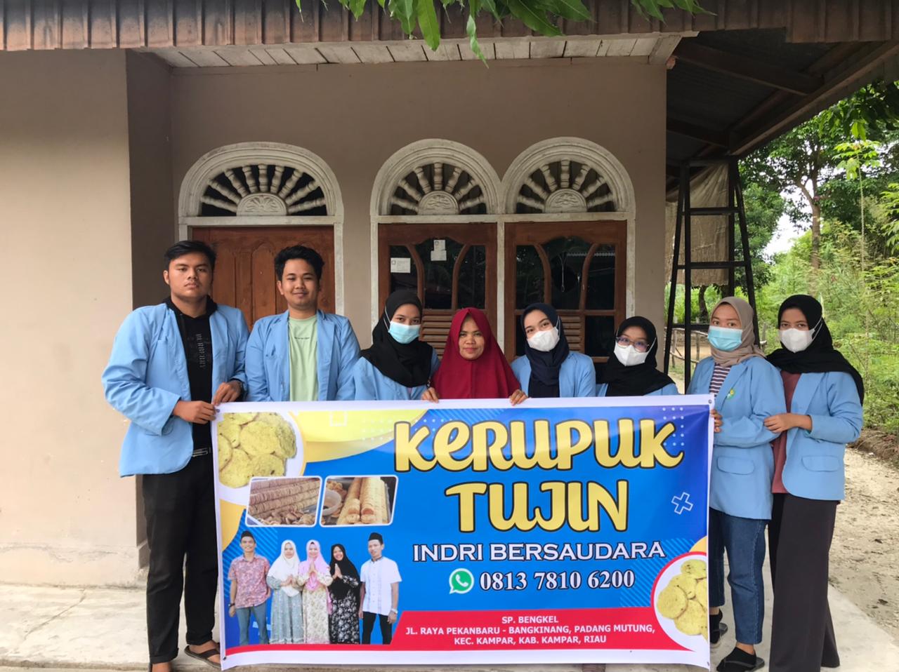Meningkatkan Omset, Tim Kukerta Unri Upgrade Logo Produk UMKM Desa Padang Mutung