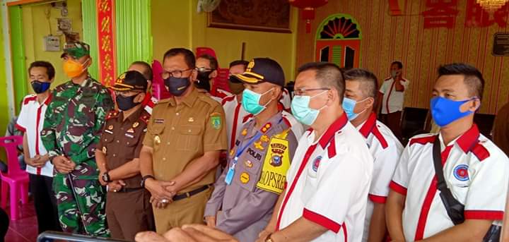 Donasi Dari Warga Perantauan, Rendi Gunawan Salurkan Bantuan Sembako ke Tukang Becak