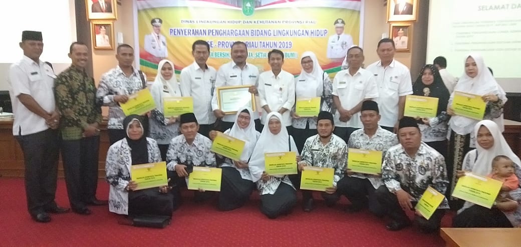 13 Sekolah di Rohil Dapat Penghargaan adiwiyata Gubernur Riau