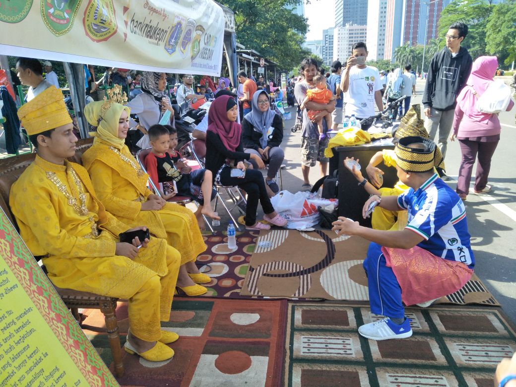 Hebat!! Ipemarohil Jakarta Gelar Tari Inai dan Kuliner Laksmana Mengamuk di CFD Sudirman