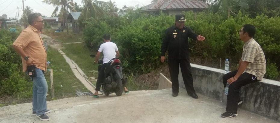 Blusukan ke Bagan Barat, Wabup Rohil Drs H Jamiludin: Secepatnya Dikerjakan Blusukan ke Bagan Barat, Wabup Rohil Drs H Jamiludin: Secepatnya Dikerjakan