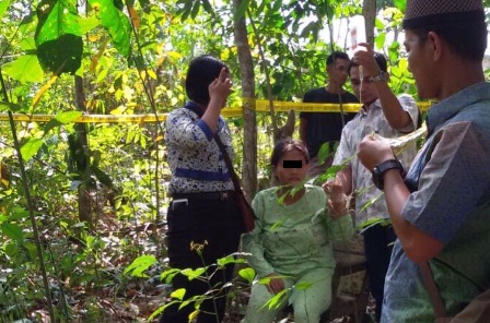 Ibu Kandung Kubur Bayinya Di Kebun Karet Seberang Rumah