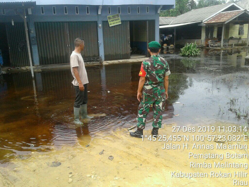 Air Mulai Surut, Babinsa Koramil 05/RM Tetap Laksanakan Patroli