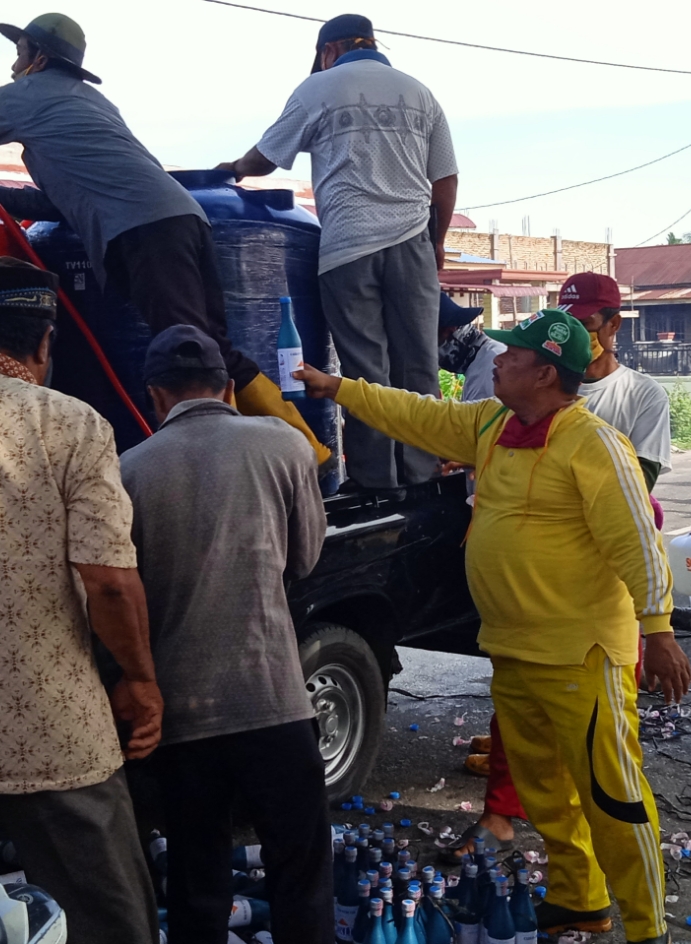 Wilayah Bagan Jawa Disemprot Cairan Disinfektan, Penghulu Misnan: Lebih Kurang 50 Orang Tim Relawan