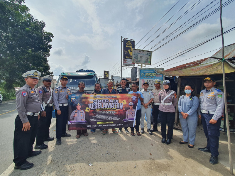 Sat Lantas Polres Rohil bersama Dishub Pengecekan Orang dan Kendaraan