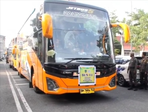 Bupati H. Bistamam Resmi Lepas Kafilah Rohil Menuju MTQ Ke-44 Riau di Kuansing