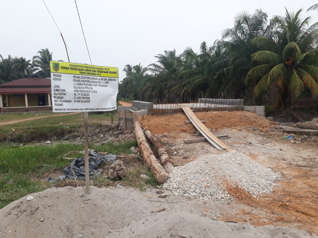 Petani Pekaitan : Terimakasih Pak Bupati.!!  Kampung Kami Sudah Dibangun Petani Pekaitan : Terimakasih Pak Bupati.!!  Kampung Kami Sudah Dibangun