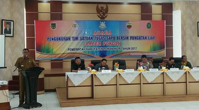 Bupati Suyatno Kukuhkan Tim Saber Pungli Rohil