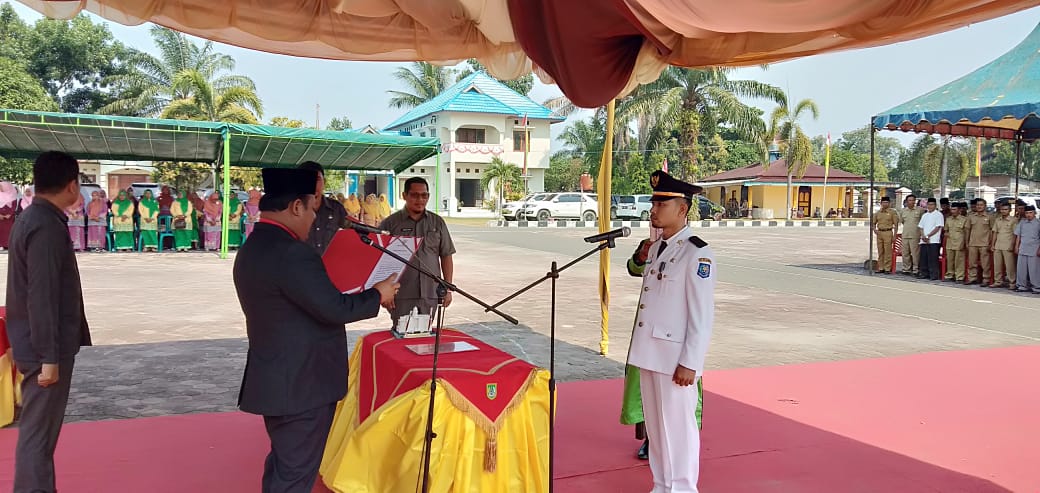 Roby Kurniawan Jabat Camat Tanah Putih Tanjung Melawan Roby Kurniawan Jabat Camat Tanah Putih Tanjung Melawan