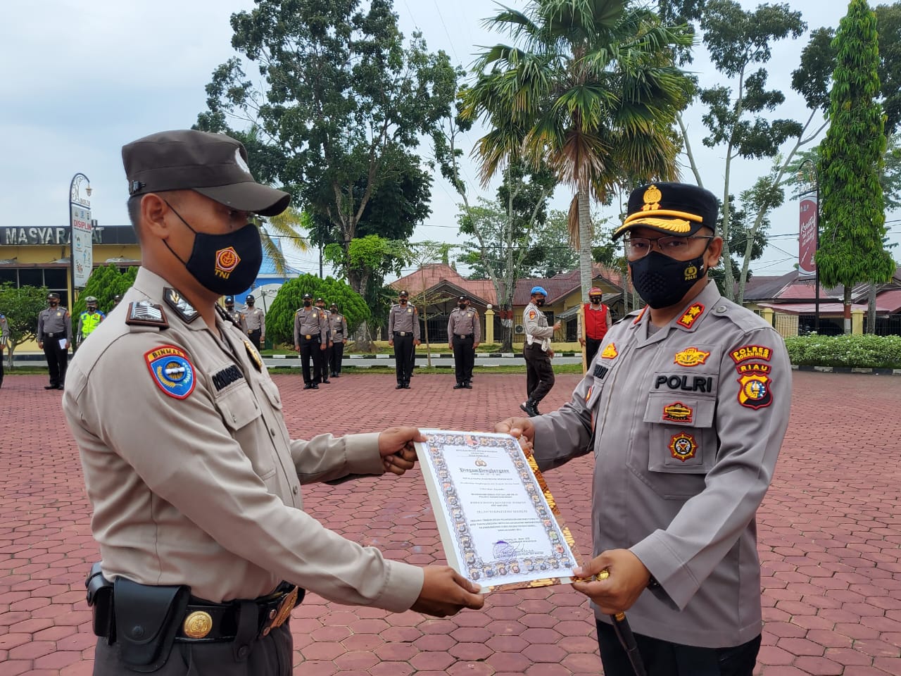 Kapolres Rohil Berikan Reward Pada Babinkamtibmas Sukses Program Vaksinasi