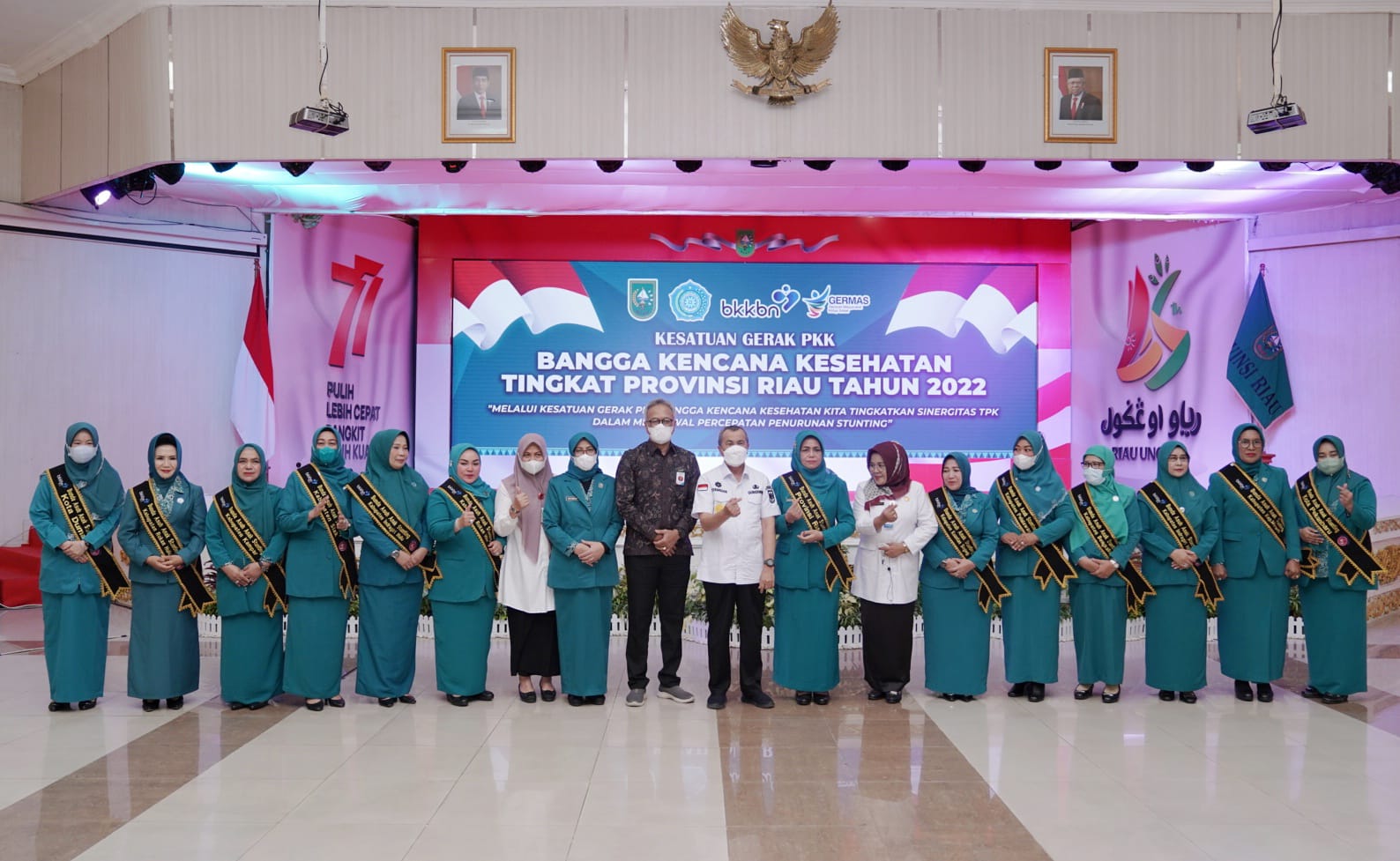 Ketua PKK Rohil Hadiri Pengukuhan TP PKK Provinsi Riau Sebagai Bunda Asuh Stunting