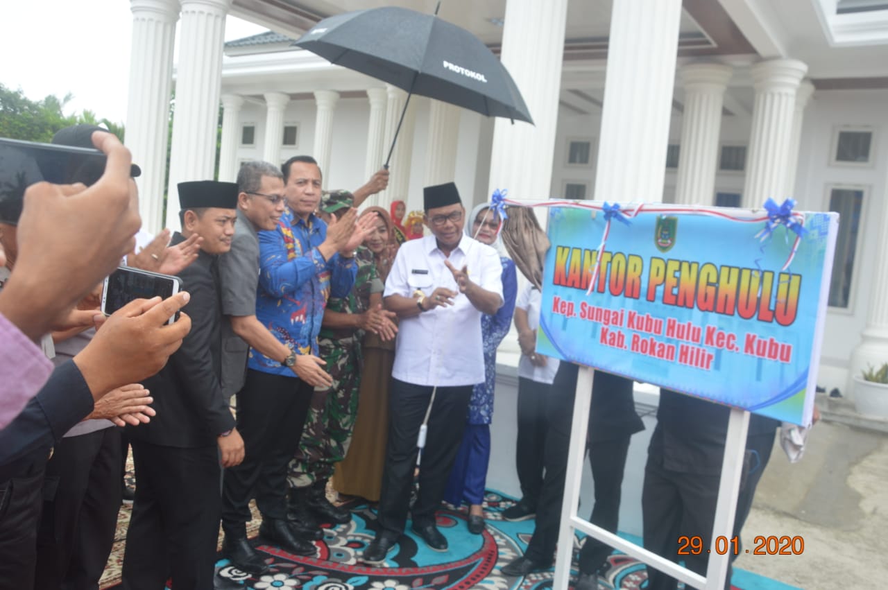Bupati Rohil Suyatno Resmikan Kantor Penghulu Sungai Kubu Hulu