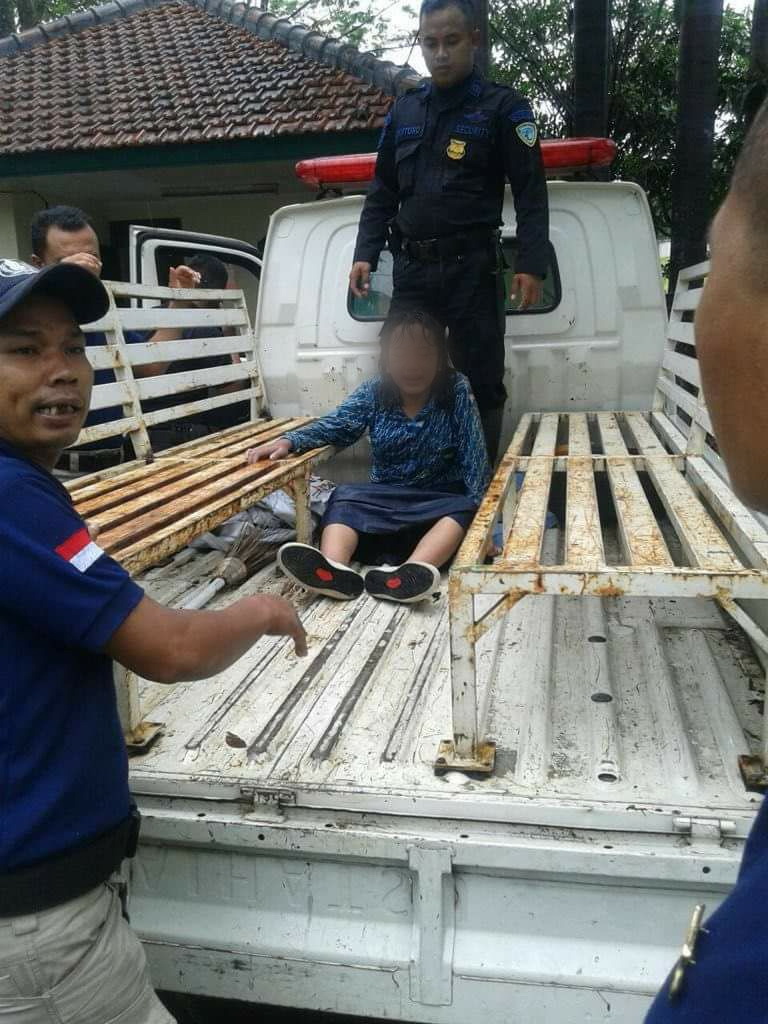 Mabuk Miras, Siswi SMP ini Jadi Tontonan Warga