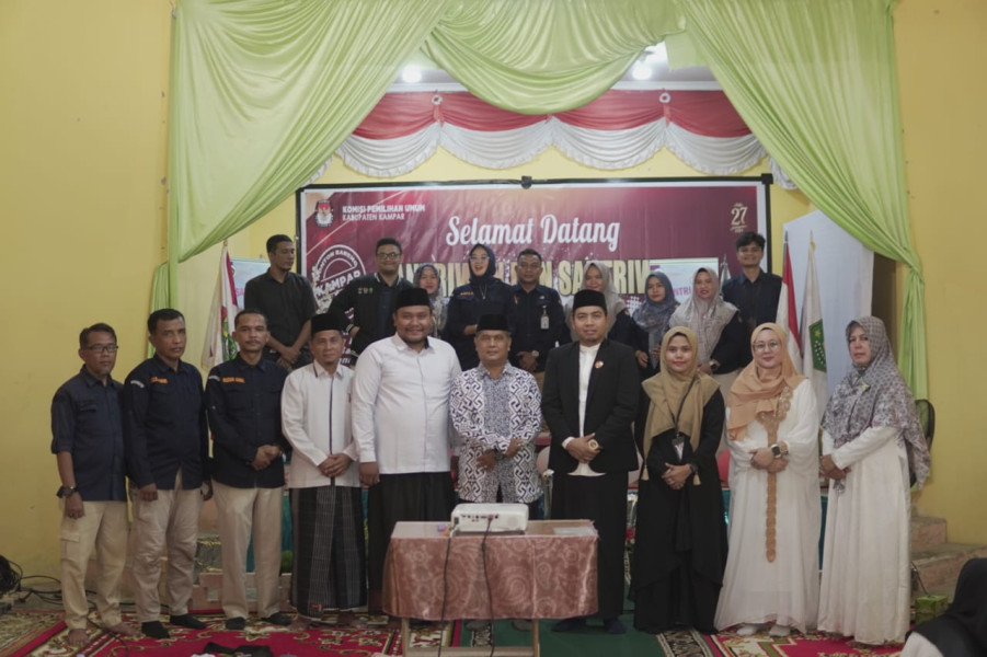 KPU KAMPAR Goes To Pesantren Gelar Nobar dengan Santri