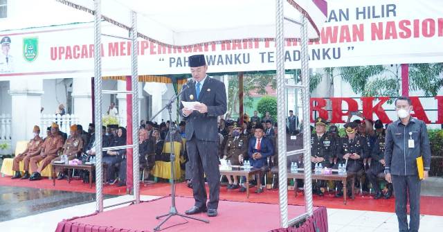 Memperingati Hari Pahlawan, Pemkab Rohil Gelar Upacara Dan Tabur Bunga di Makam Pahlawan