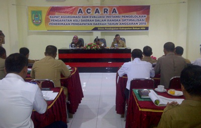 Plt Sekda Rohil Pimpin Rapat Koordinasi dan Evaluasi Instansi Pengelola PAD Plt Sekda Rohil Pimpin Rapat Koordinasi dan Evaluasi Instansi Pengelola PAD