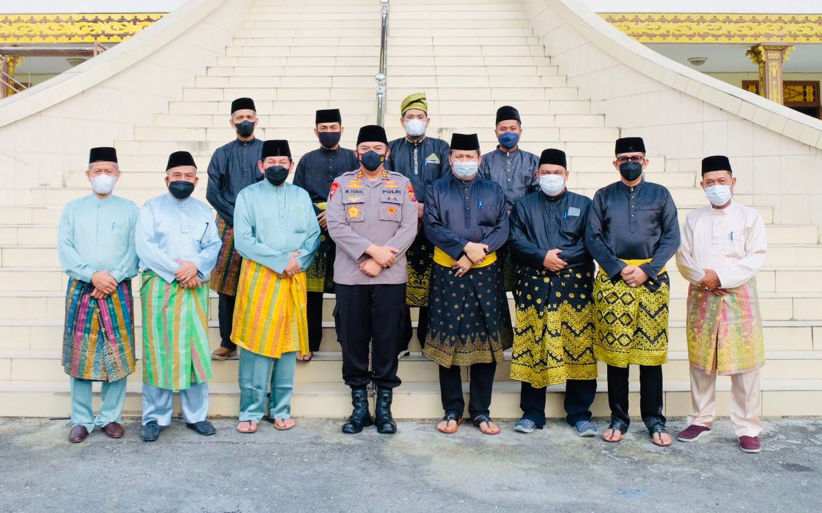 Kapolda Riau Nyatakan Siap Sinergi Dengan LAMR Untuk Masyarakat Riau