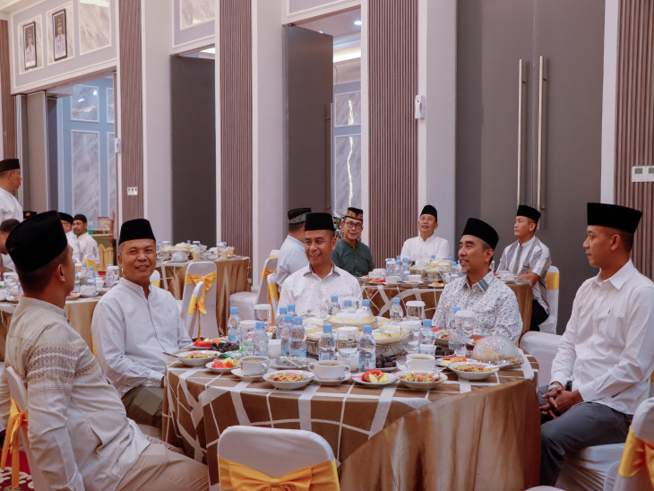 Bupati Kampar Ahmad Yuzar Jamu Danrem 031/Wira Bima Buka Puasa Bersama