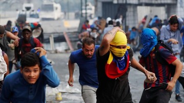Tertembak di Kepala, Demonstran Perempuan di Venezuela Tewas