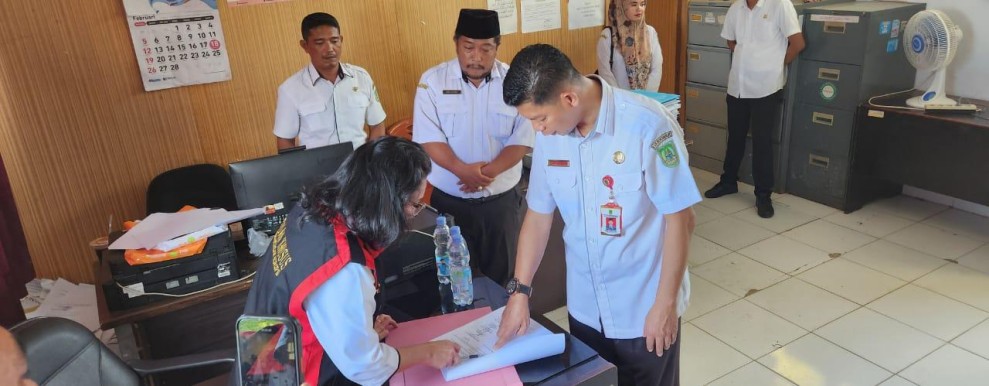 Kejati Riau Gerebek Disdikbud Rohil Terkait Kasus Dugaan Korupsi Laptop & Dokumen Disita