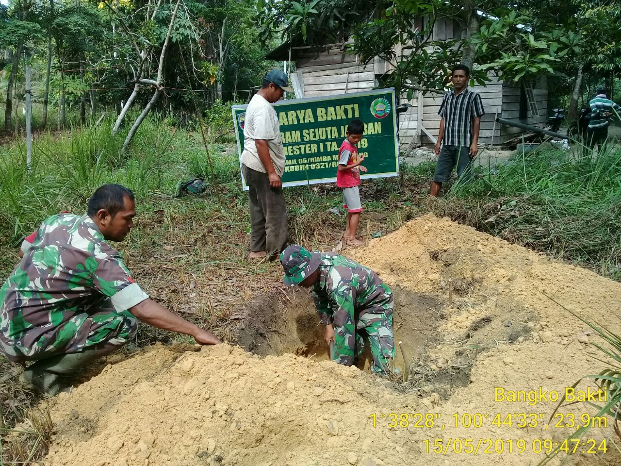 Koramil 05/RM Bantu Kembali Buatkan Jamban Bagi Masyarakat Kurang Mampu