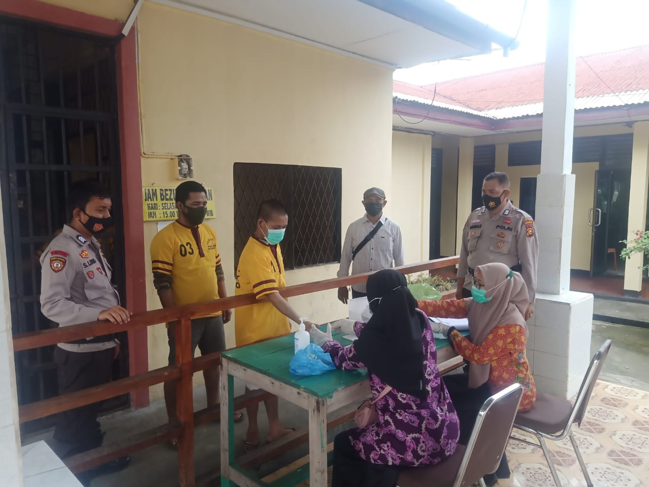 Antisipasi Penyebaran covid-19, Polsek Bangko Rapid Test Tahanan