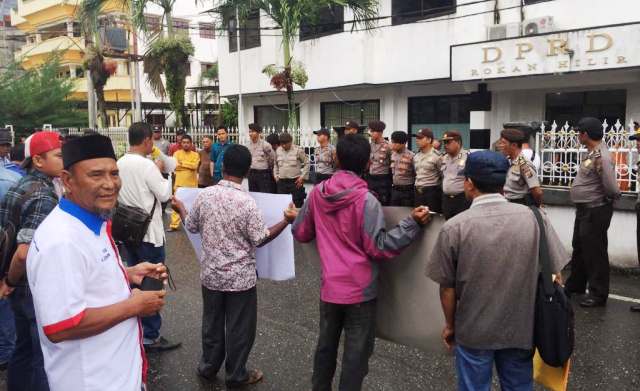 Awak Media Tuntut Pembayaran Hutang Piutang 2016