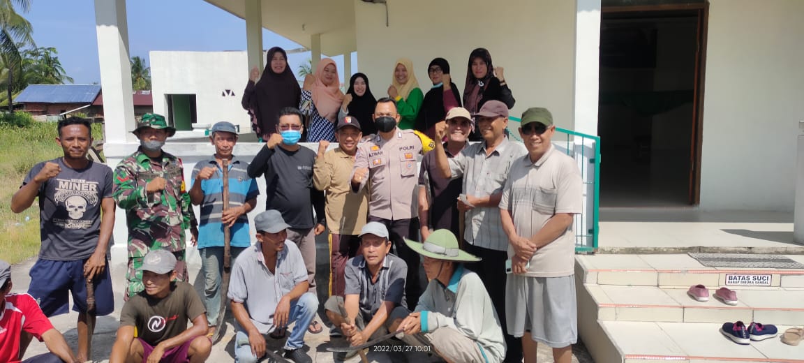 Lurah Baganbarat Bersama Warga RT 05 Goro di Mushola