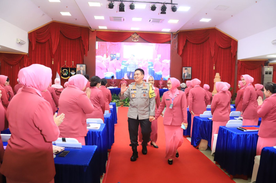 Bhayangkari Polda Riau Gelar Rapat Kerja Tahunan, Mendukung Polri Presisi Untuk Negeri Pemilu Damai Bhayangkari Polda Riau Gelar Rapat Kerja Tahunan, Mendukung Polri Presisi Untuk Negeri Pemilu Damai