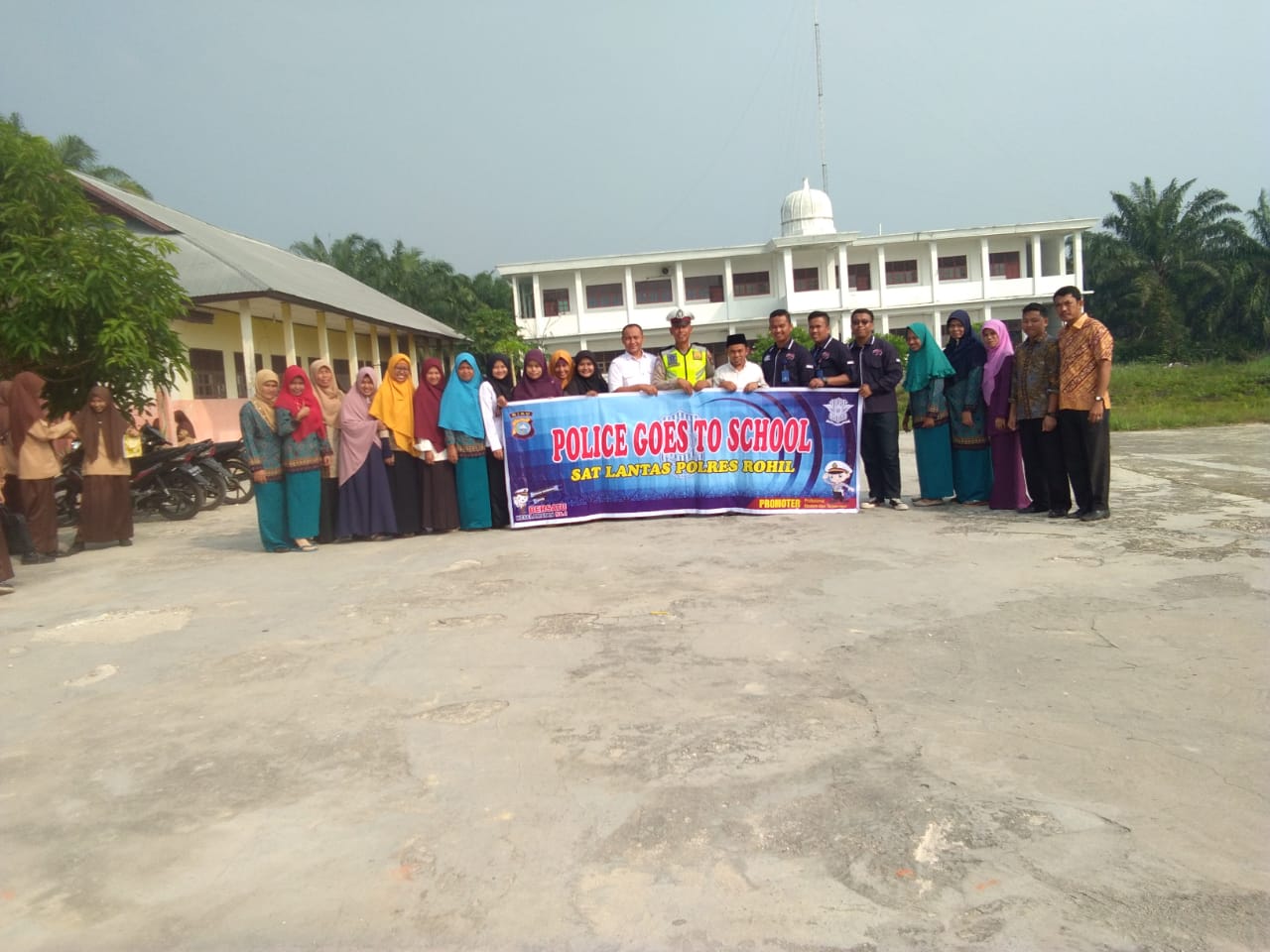 Satlantas Polres Rohil Laksanakan Sosialisasi Safety Riding Ke Dua Sekolah 