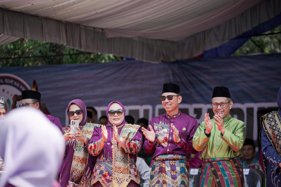 Bupati Rohil Hadiri Pawai Ta'aruf MTQ Provinsi Riau ke-XLI di Inhu