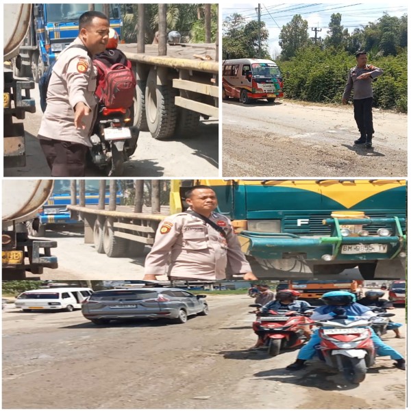 Saksikan Kemacetan, Tanpa Komando Aipda Tomy Sasli Dan Bripka Dedy Aritonang Gerak Cepat Bantu Atur 