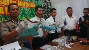 Tangkap Bandar Narkoba di Pekanbaru, Polisi Temukan 7.850 Butir Ekstasi