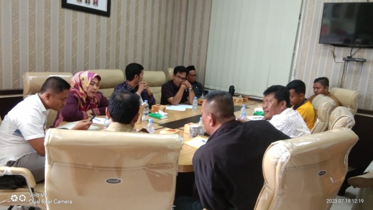 Komisi D DPRD Rohil Gelar Audiensi Bersama Komunitas Peduli Ketenagakerjaan