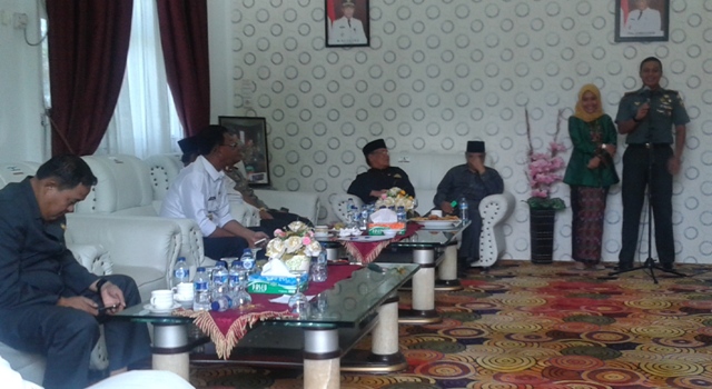 Bupati Rohil Sambut Silaturahmi Dandim 0321 Yang Baru