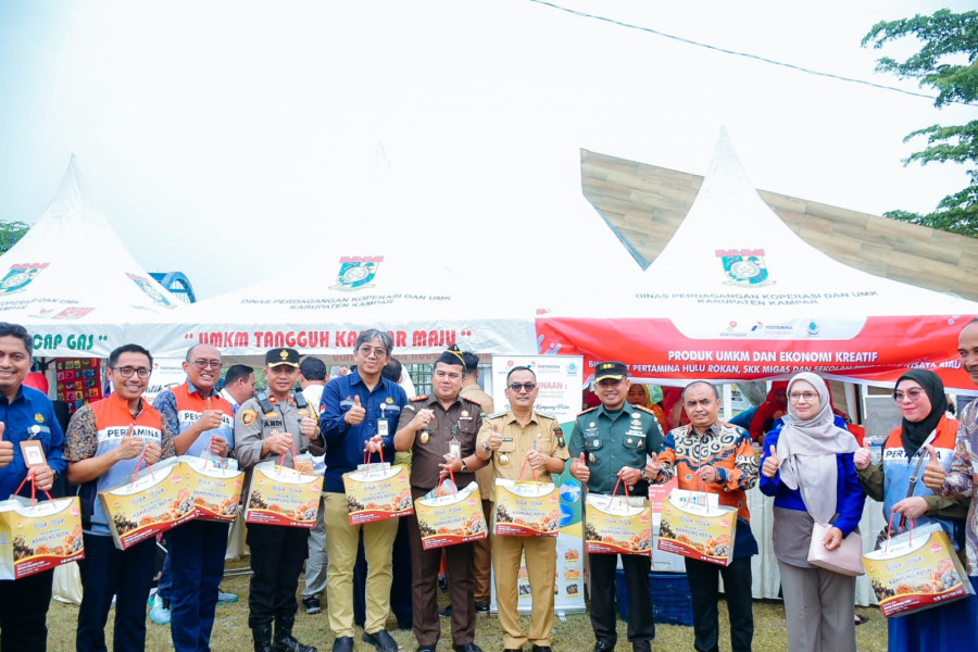 Bupati Kampar Lakukan Peletakan Batu Pertama Pembangunan Sentra UMKM di Kawasan Bangkinang Riverside