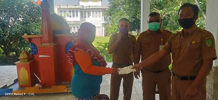 Bapenda Rohil Apresiasi Tenaga Kebersihan Taat Bayar PBB