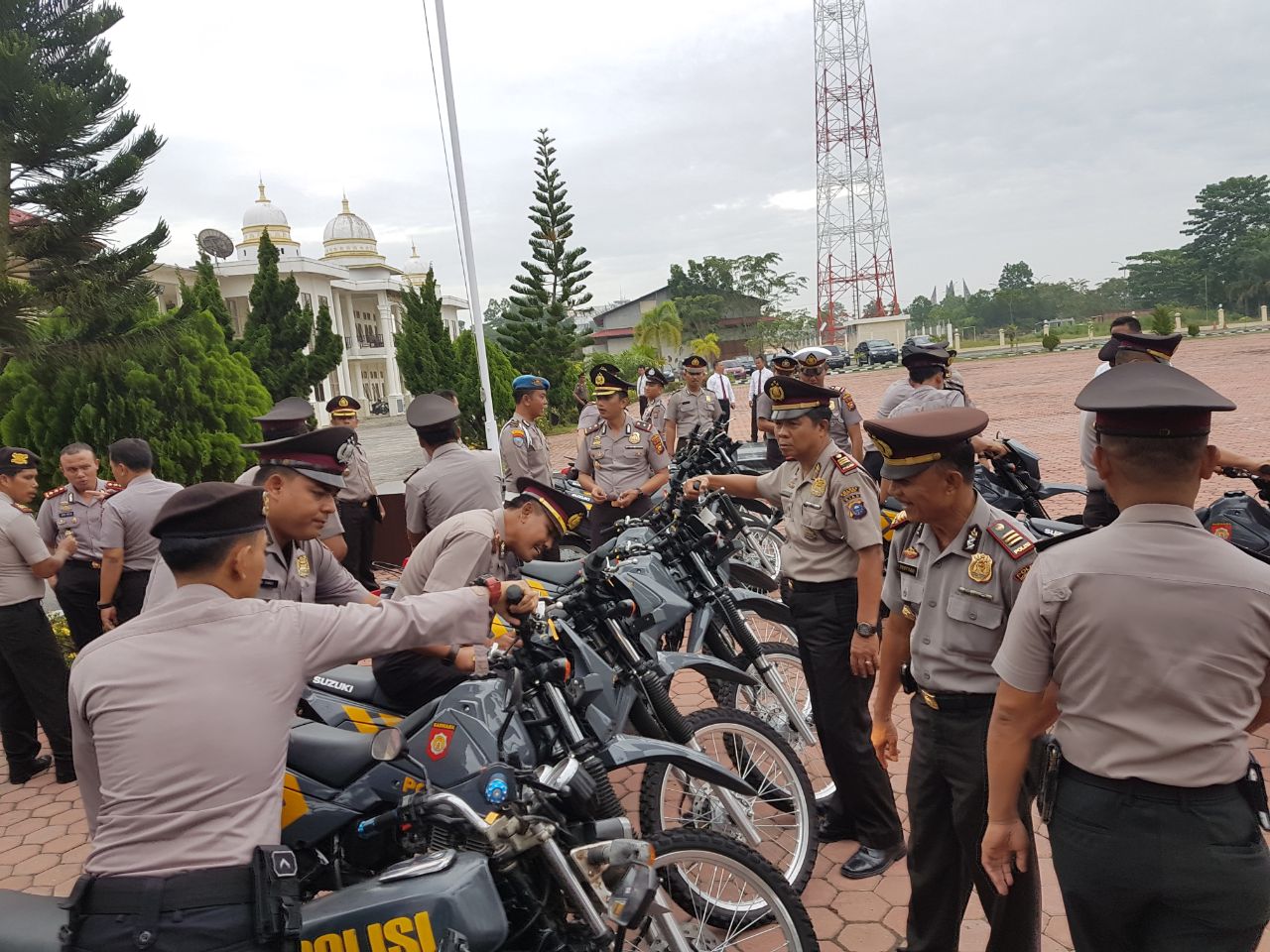 Kapolres Rohil Serahkan Kendaraan Dinas Polsek Guna Pelayanan Lebih Optimal