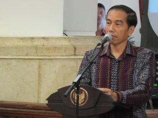 Jokowi: Tipikal Orang Kita, Kalau Diberi Pesaing Baru Bangun Jokowi: Tipikal Orang Kita, Kalau Diberi Pesaing Baru Bangun