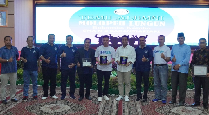 Bupati Rohil Hadiri Kegiatan Temu Alumni SMAN 2 Bangko