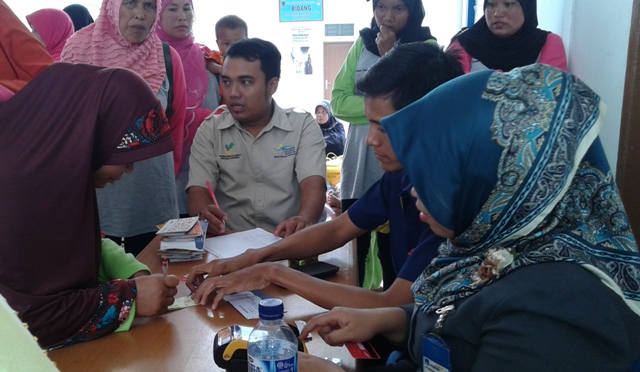 8.556 KPM Rohil Terima Bantuan PKH Tahap IV