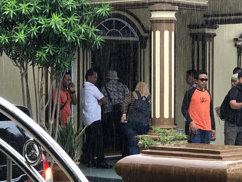 KPK Geledah Rumah Mantan Gubernur Kepri Nurdin Basirun