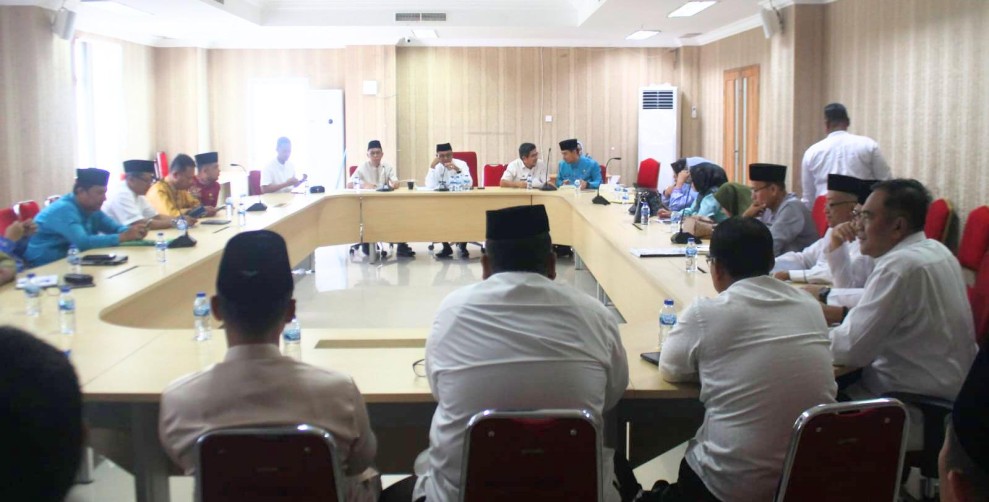 Sekda Rohil Pimpin Rapat Finalisasi Dokumen RT RW :Percepat Pengesahan