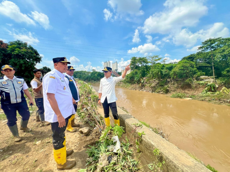 Wamendagri Bima Imbau Pemda Sekitar Bantu Pemkot Bekasi Percepat Pemulihan Dampak Banjir Wamendagri Bima Imbau Pemda Sekitar Bantu Pemkot Bekasi Percepat Pemulihan Dampak Banjir