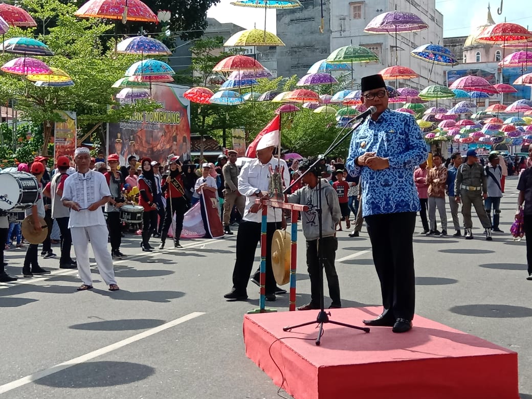 Fashion Carnaval Rohil Berlangsung Meriah