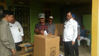 Bupati Rohil Pantau Kegiatan Pilpeng Baganjawa Pesisir, Selanjutnya Sinaboi