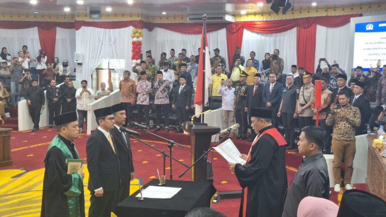 Sah ! Ahmad Taridi Resmi Jabat Sebagai Ketua DPRD Kampar 2024-2029
