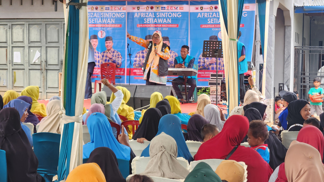 Pasukan Emak- emak Tak Terbendung Hadiri Kampanye Paslon Asset di Pekaitan