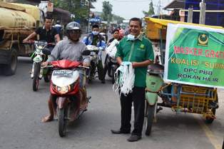 Partai PBB Rohil Bagikan Masker Geratis