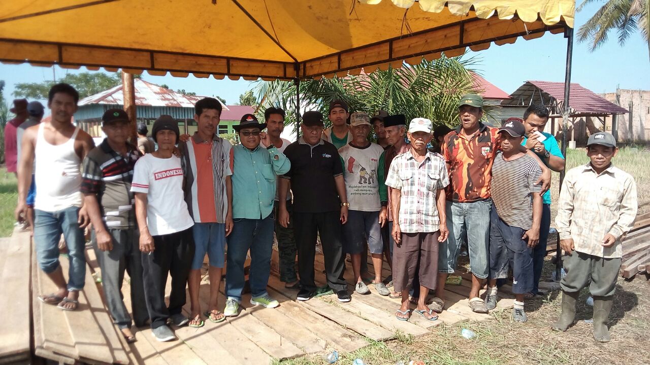 Wabup Rohil Jamiludin Tinjau Pembangunan Kantor Desa Swadaya Masyarakat Serusa